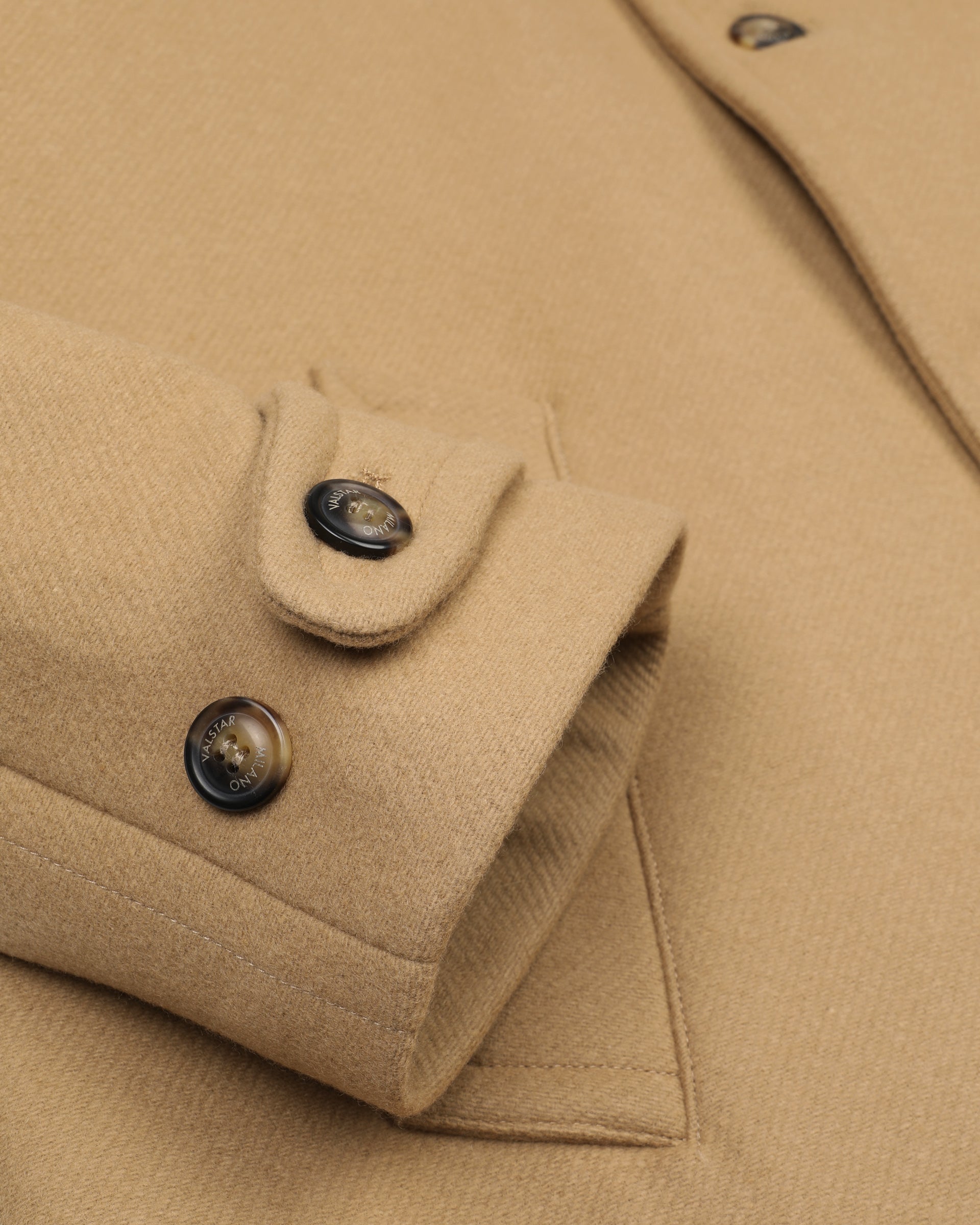 Cappotto Vittorio in panno di pura lana vergine, foderato. Beige - Camel