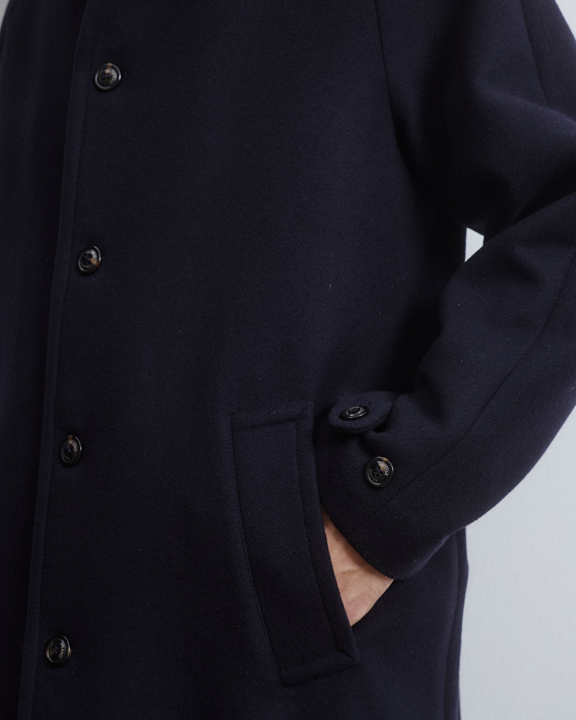 Vittorio lined overcoat in virgin wool felt. Blue - Navy