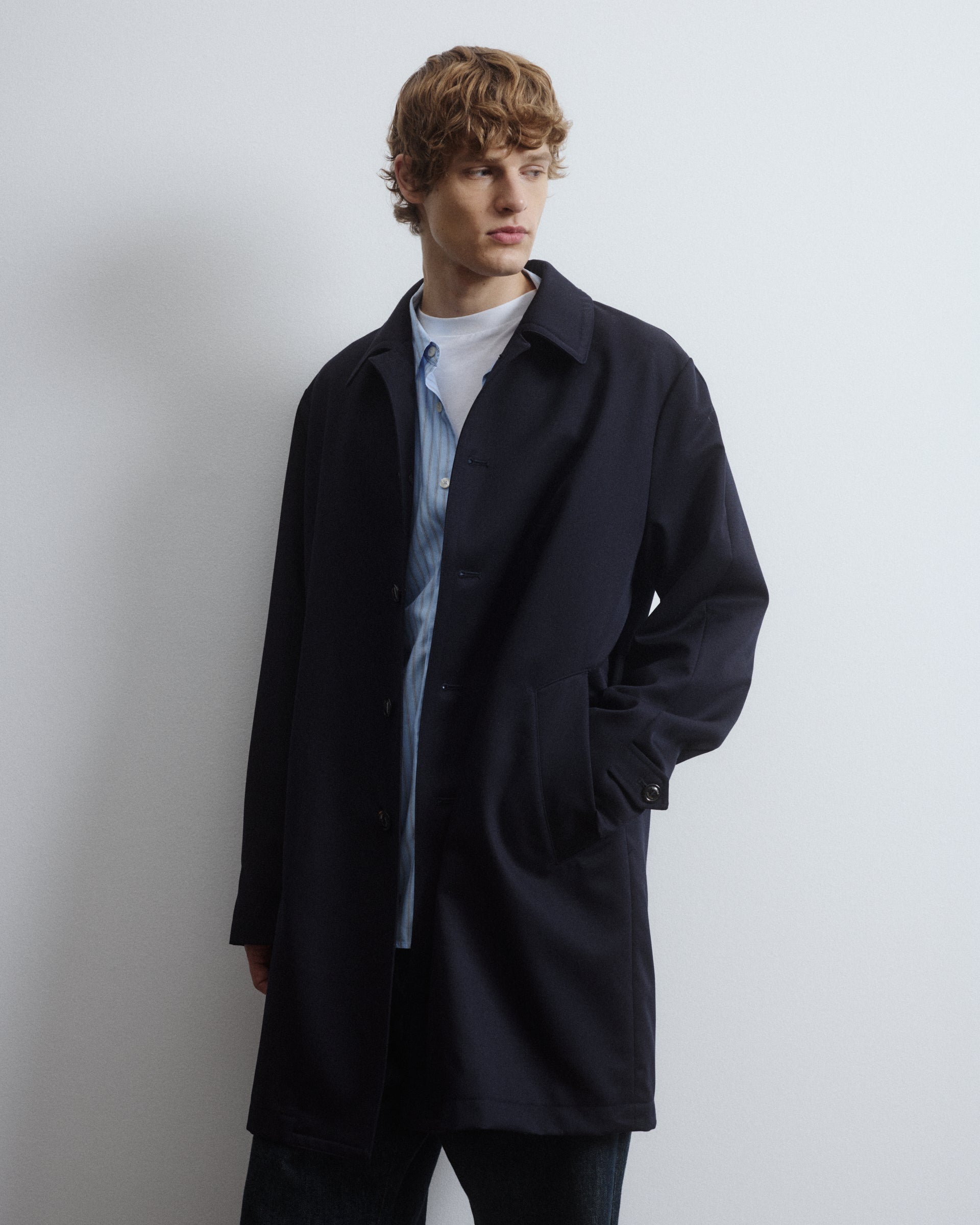 Joyce lined coat in combed pure virgin wool twill, water-repellent. Bl