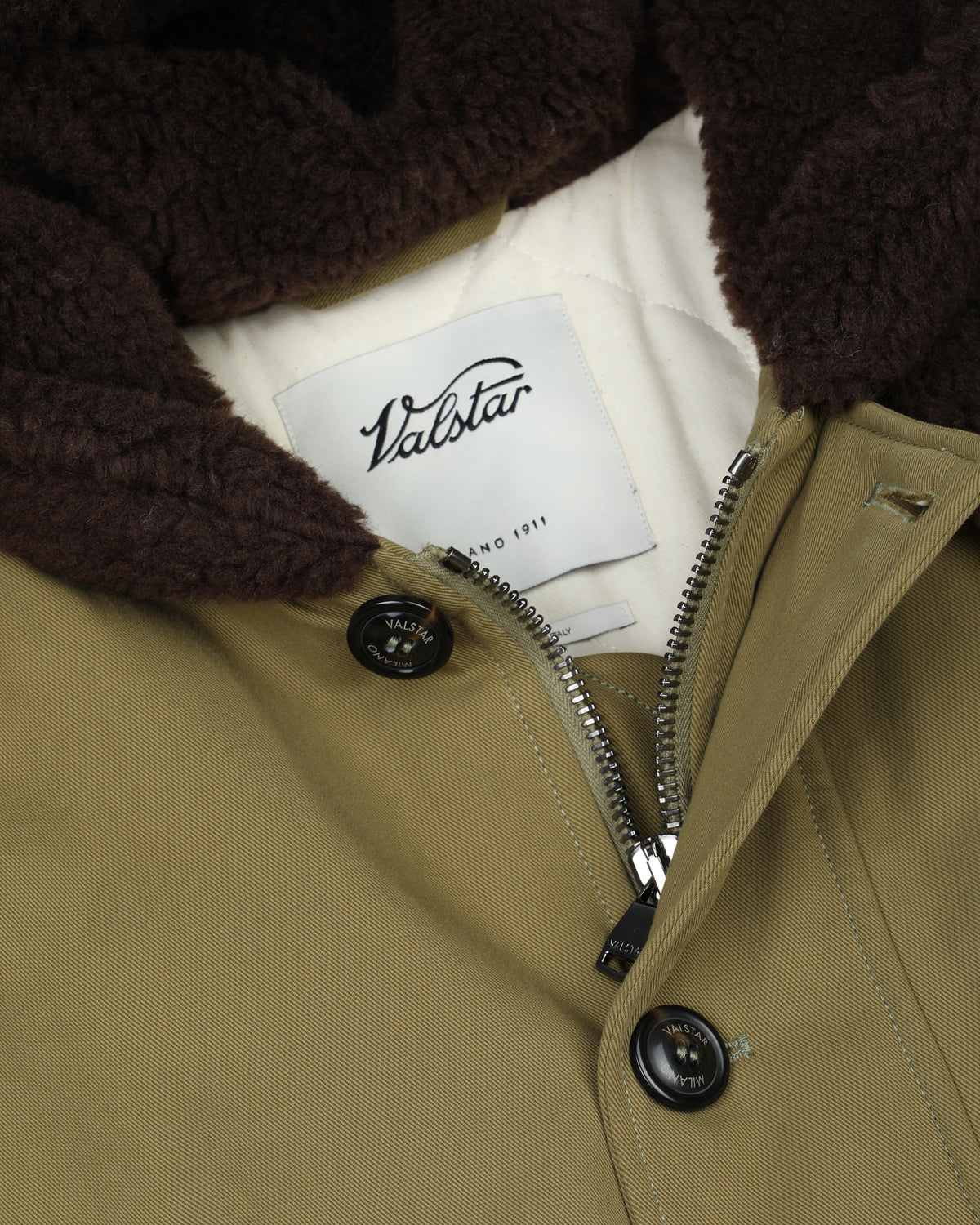 Parka Livingstone in cotone organico water repellent con interno cappuccio in pelliccetta di misto lana. Verde - Cardamomo