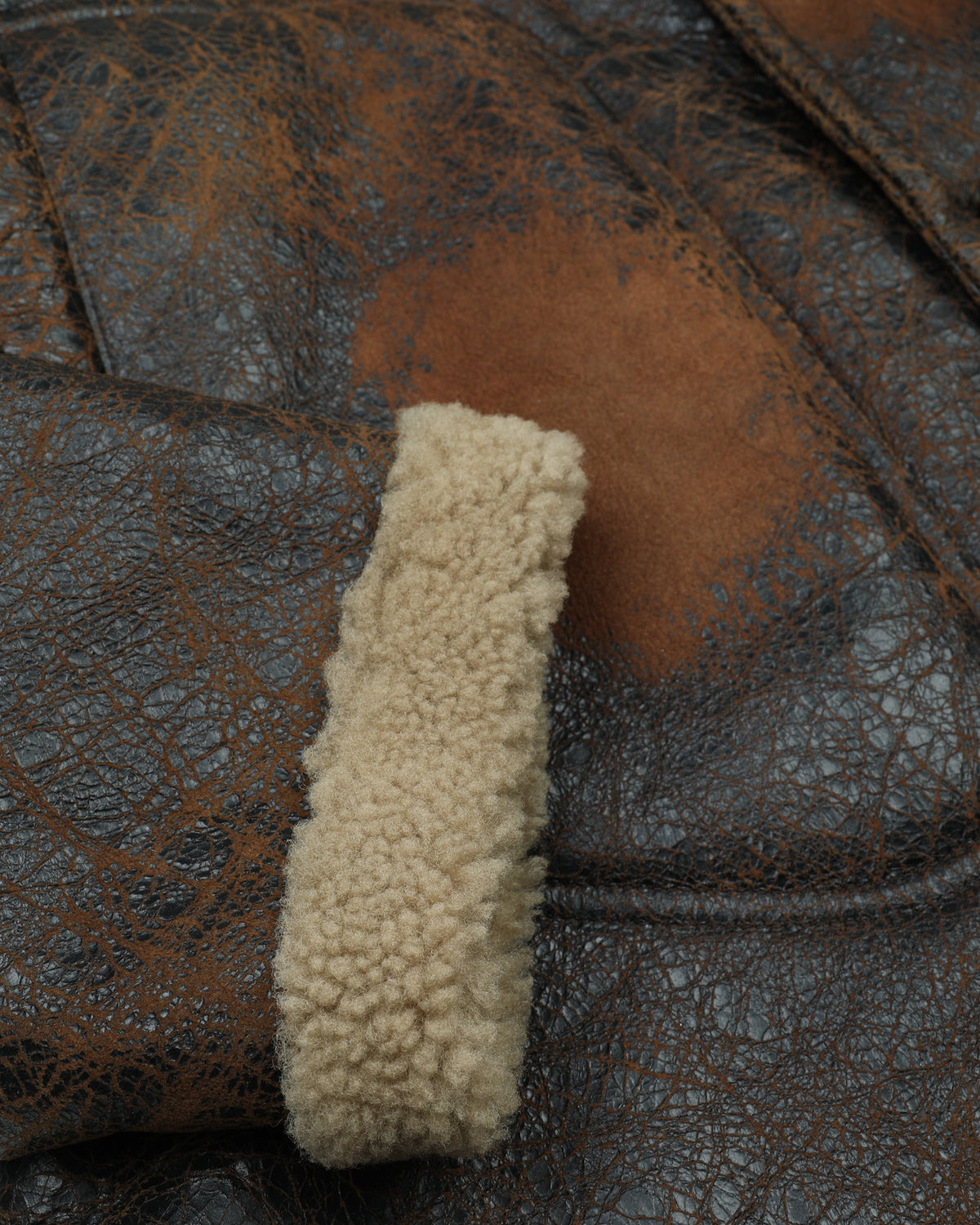 Giaccone Burton in montone nappatto con trattamento crackle. Marrone - Testa di moro/Camel