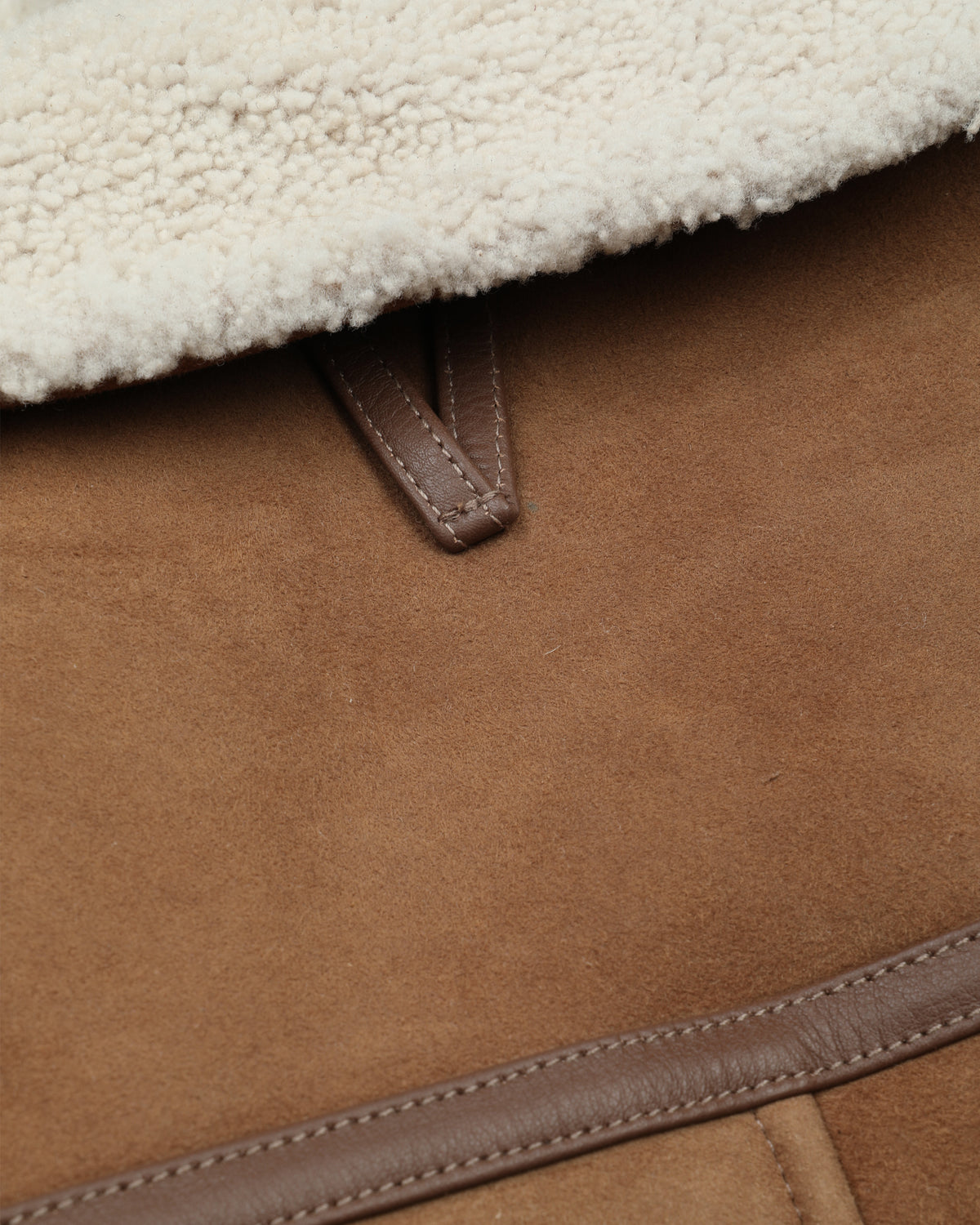Giaccone Burton in montone suede. Marrone - Sandal/Naturale