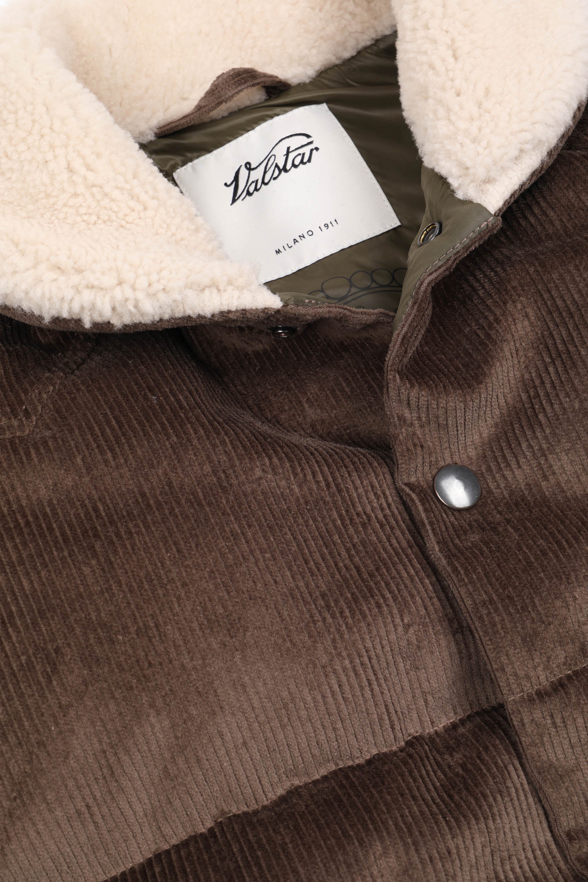 GILET IMBOTTITO IN PIUMA, VELLUTO STRETCH, COLLO IN MONTONE - Fungo