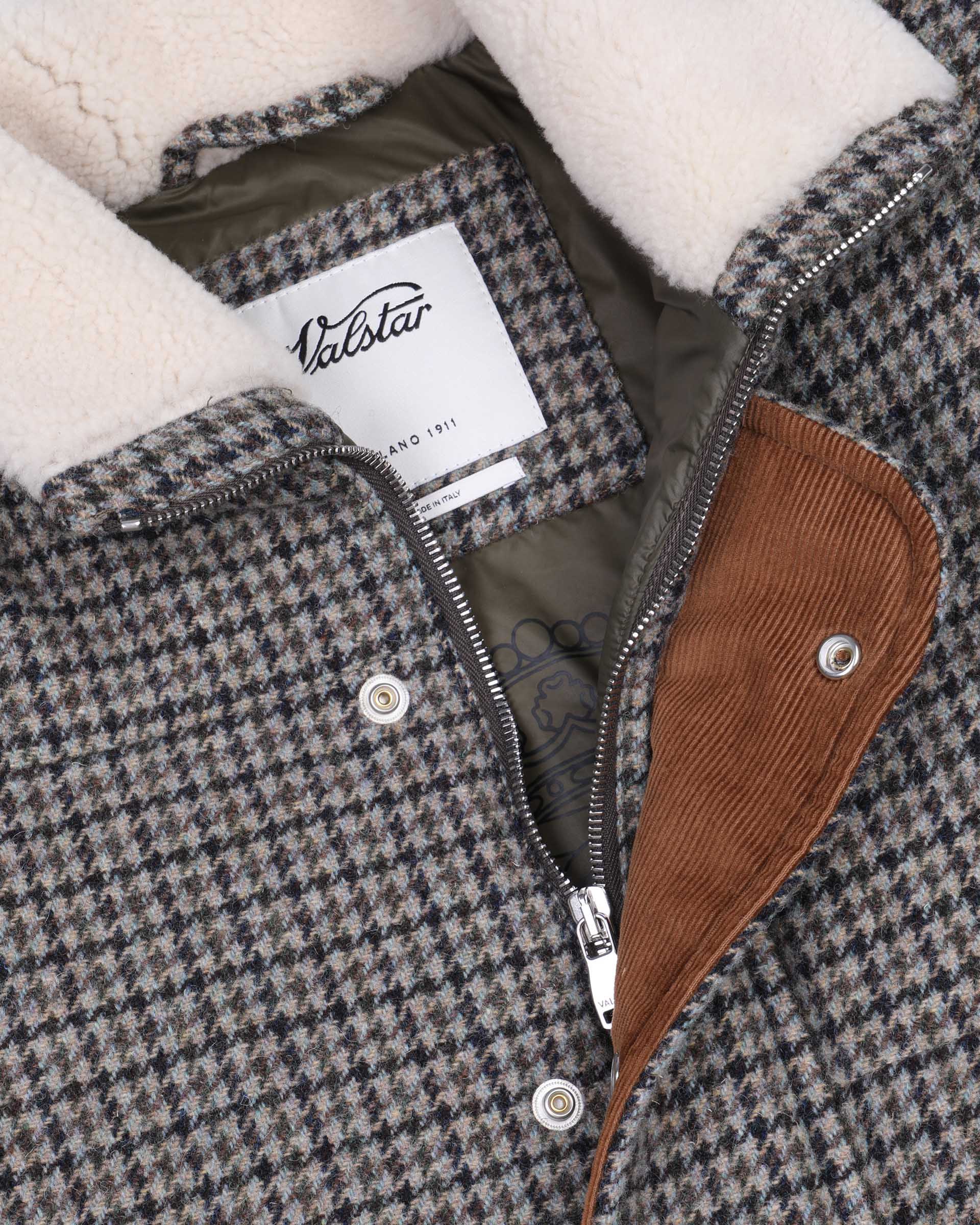 Smanicato Oscar in pura lana vergine fantasia Pied de Poule con collo in montone, imbottito. Grigio - Ecru/black/azz