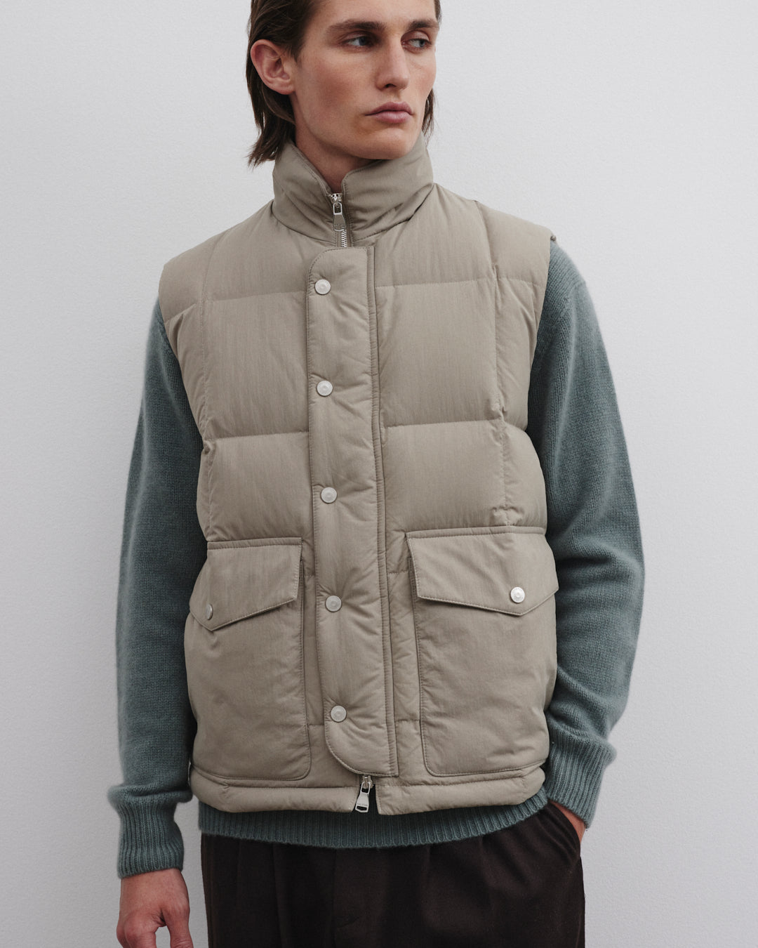 Smanicato Oliver in tessuto tecnico water repellent, imbottito in piuma. Beige - Sughero