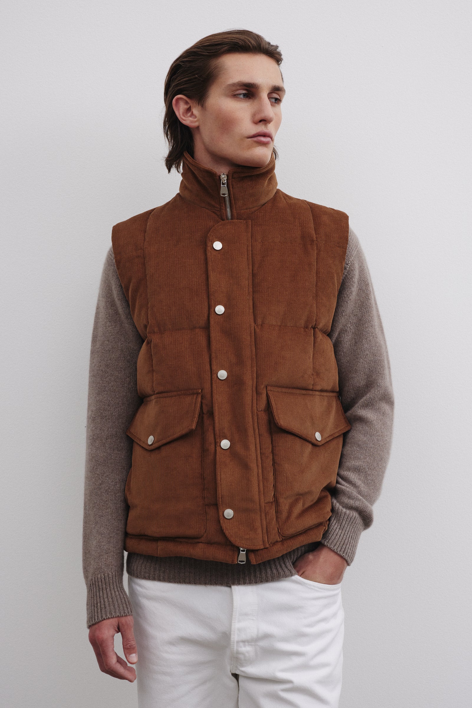 Oliver goose down vest in cotton corduroy. Brown - Sandal
