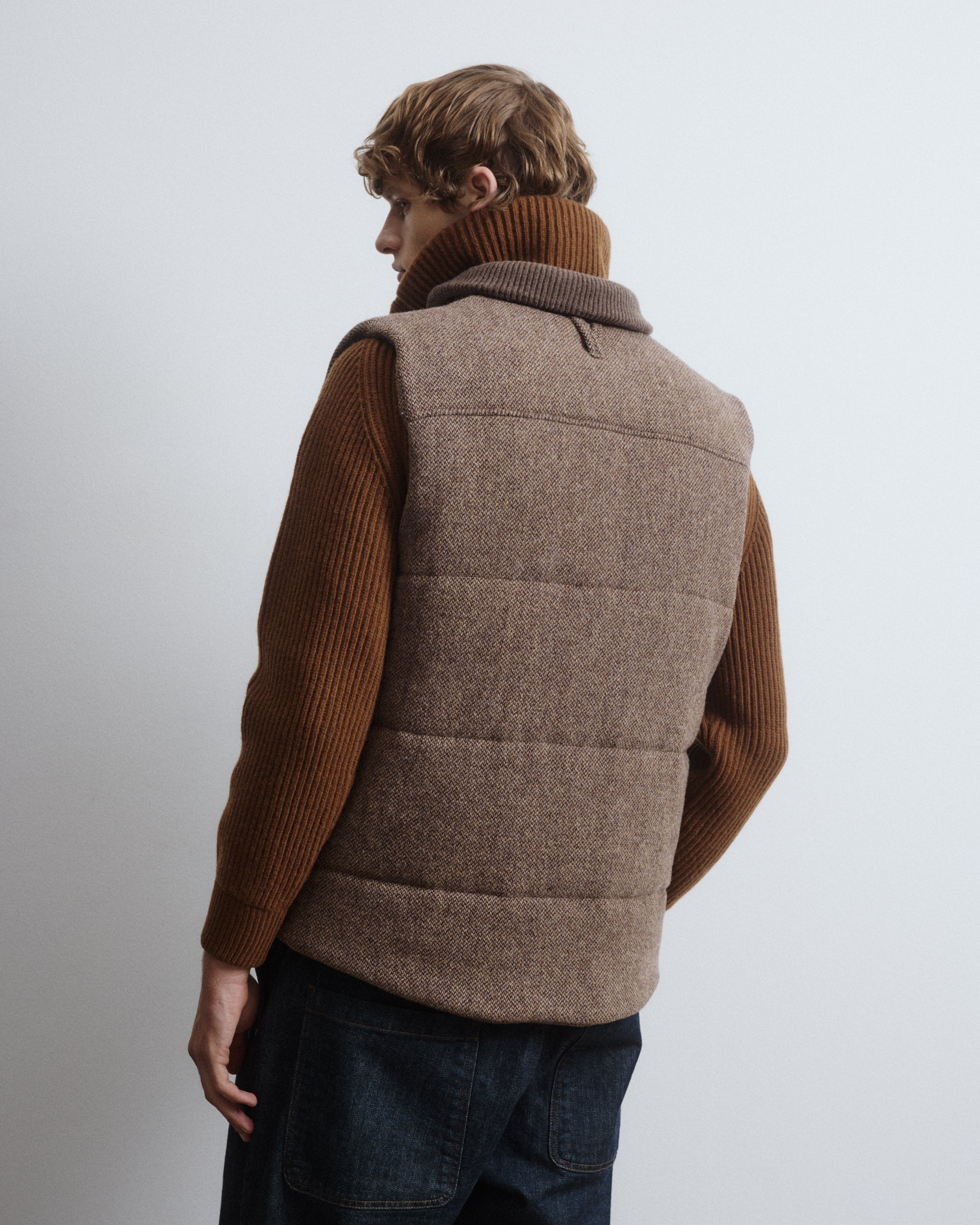 Locke padded gilet in pure virgin wool broken twill with wool-knit col