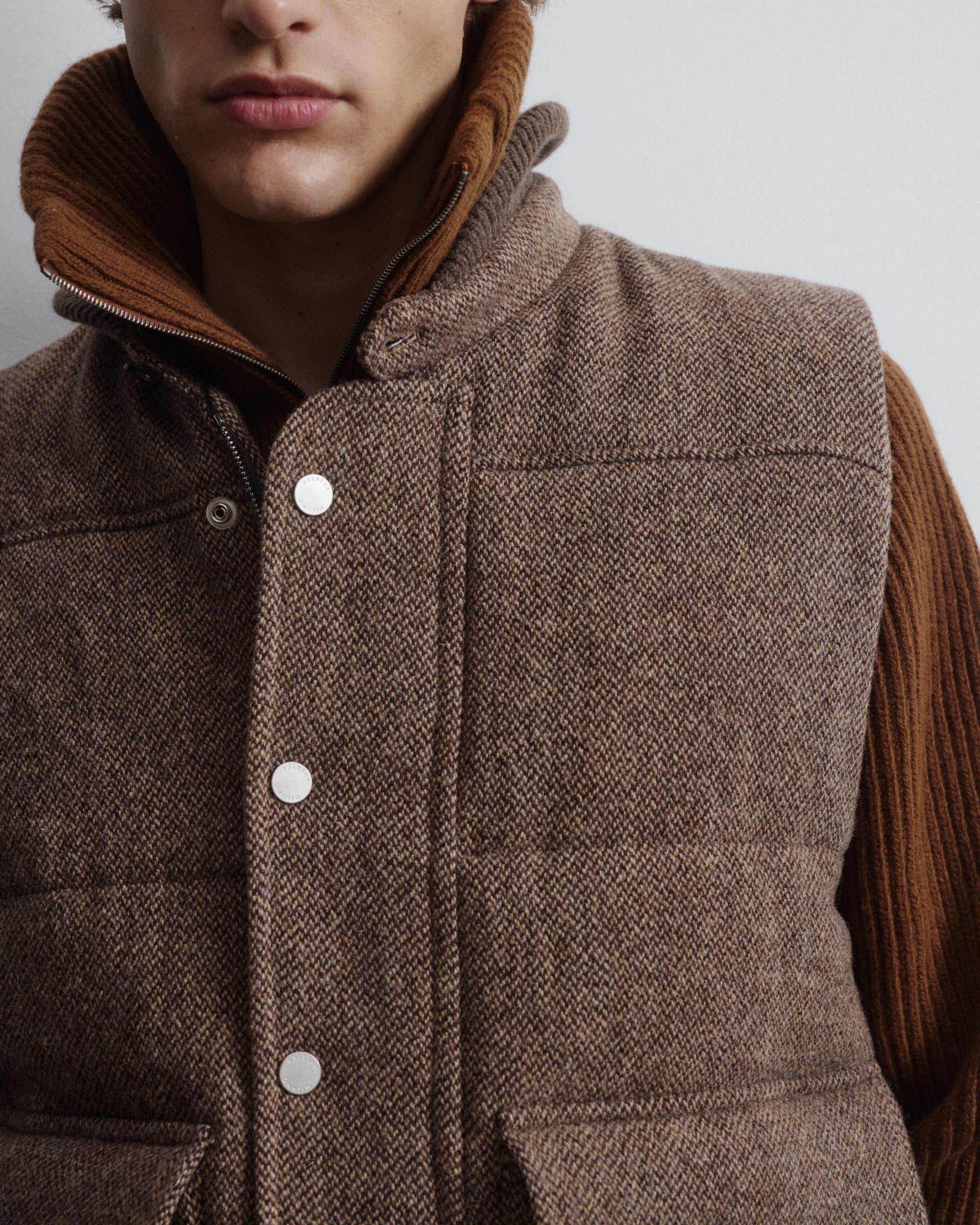 Locke padded gilet in pure virgin wool broken twill with wool-knit col