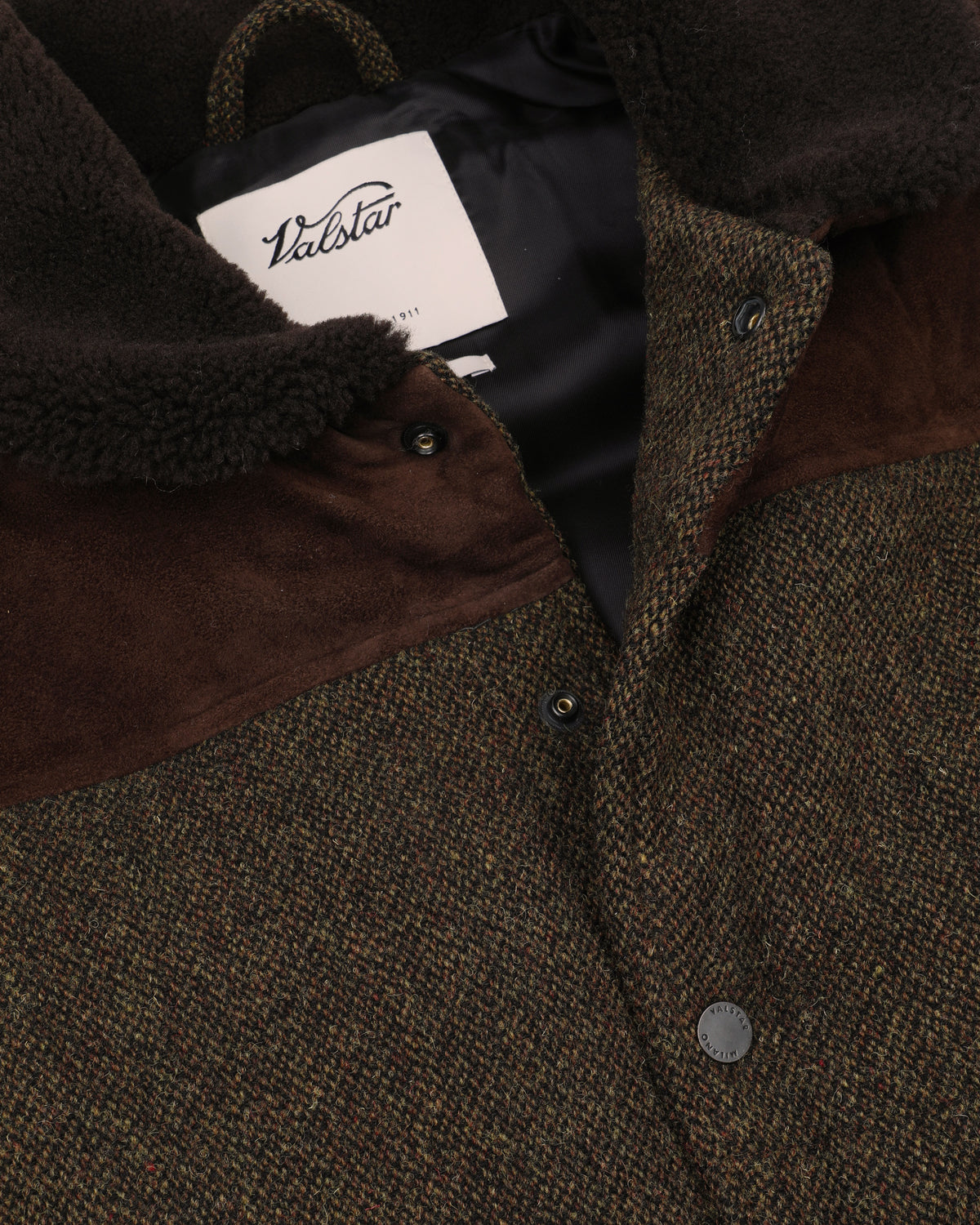 Smanicato Alan in pura lana vergine fantasia broken twill e contrasti in suede e montone, imbottito. Verde - Militare/Tabacco