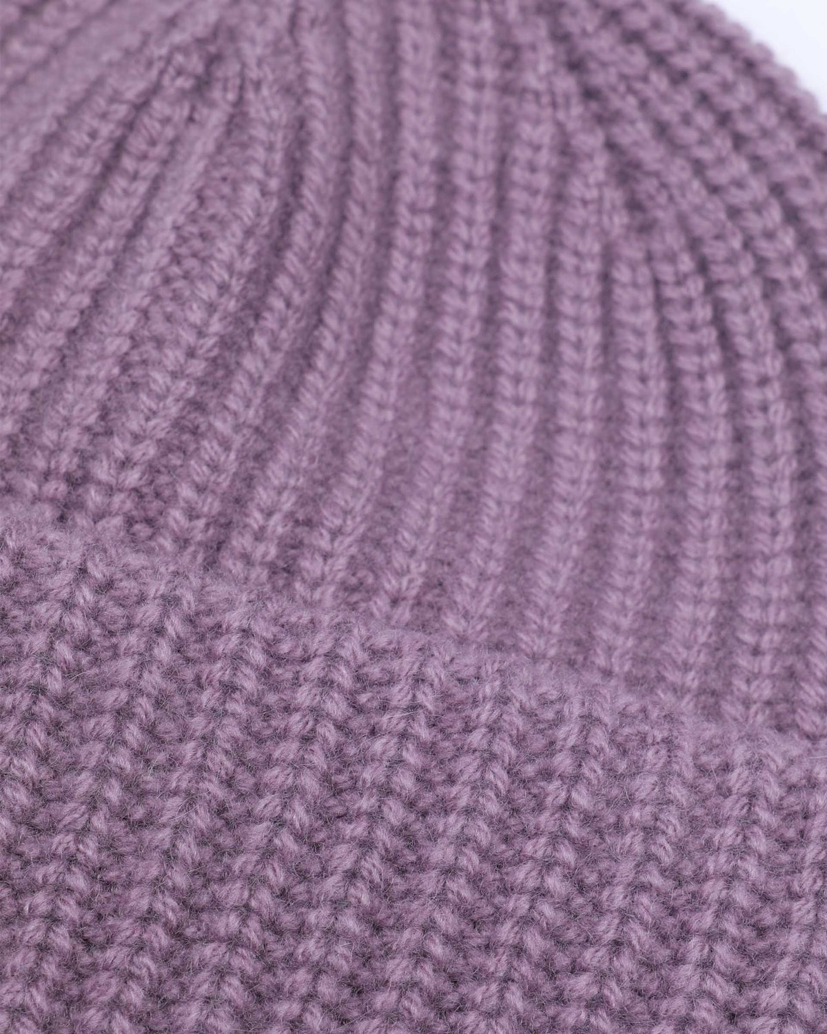 Berretto in cashmere lavorato a maglia inglese. Viola - Malva