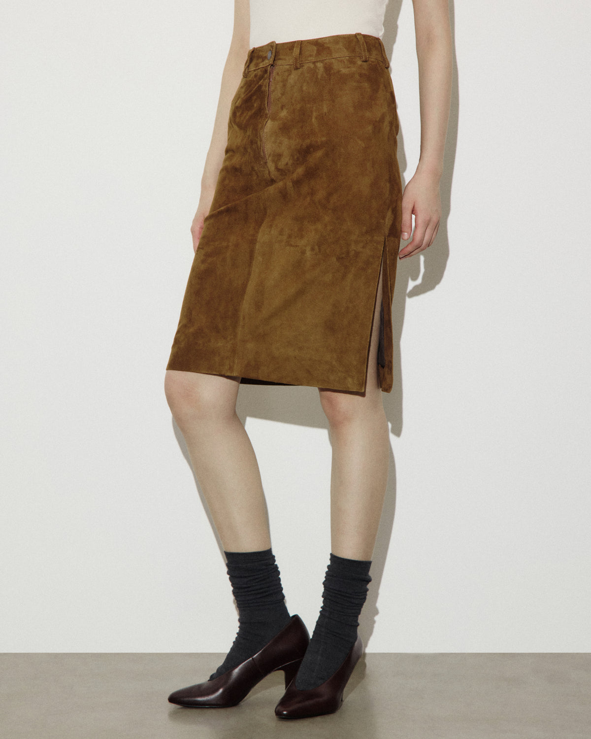 Gonna tubino in light suede effetto vintage. Marrone - Tabacco