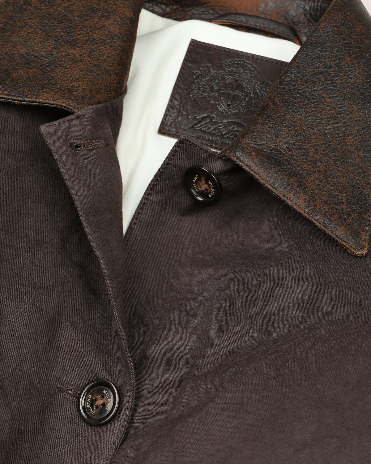 Giubbotto Valstarino cropped in twill di cotone con collo in nappa crackle, imbottito. Marrone - Fondente