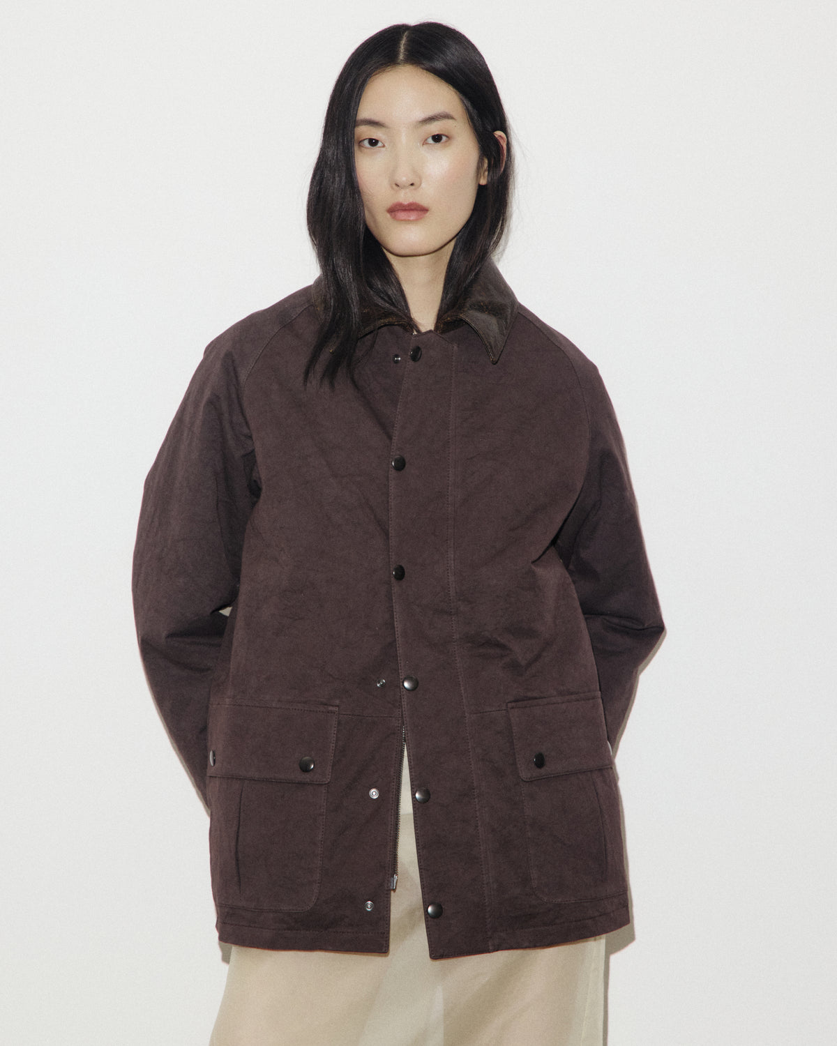 Hunter jacket in twill di cotone in twill di cotone con collo in nappa crackle, imbottita. Marrone - Fondente