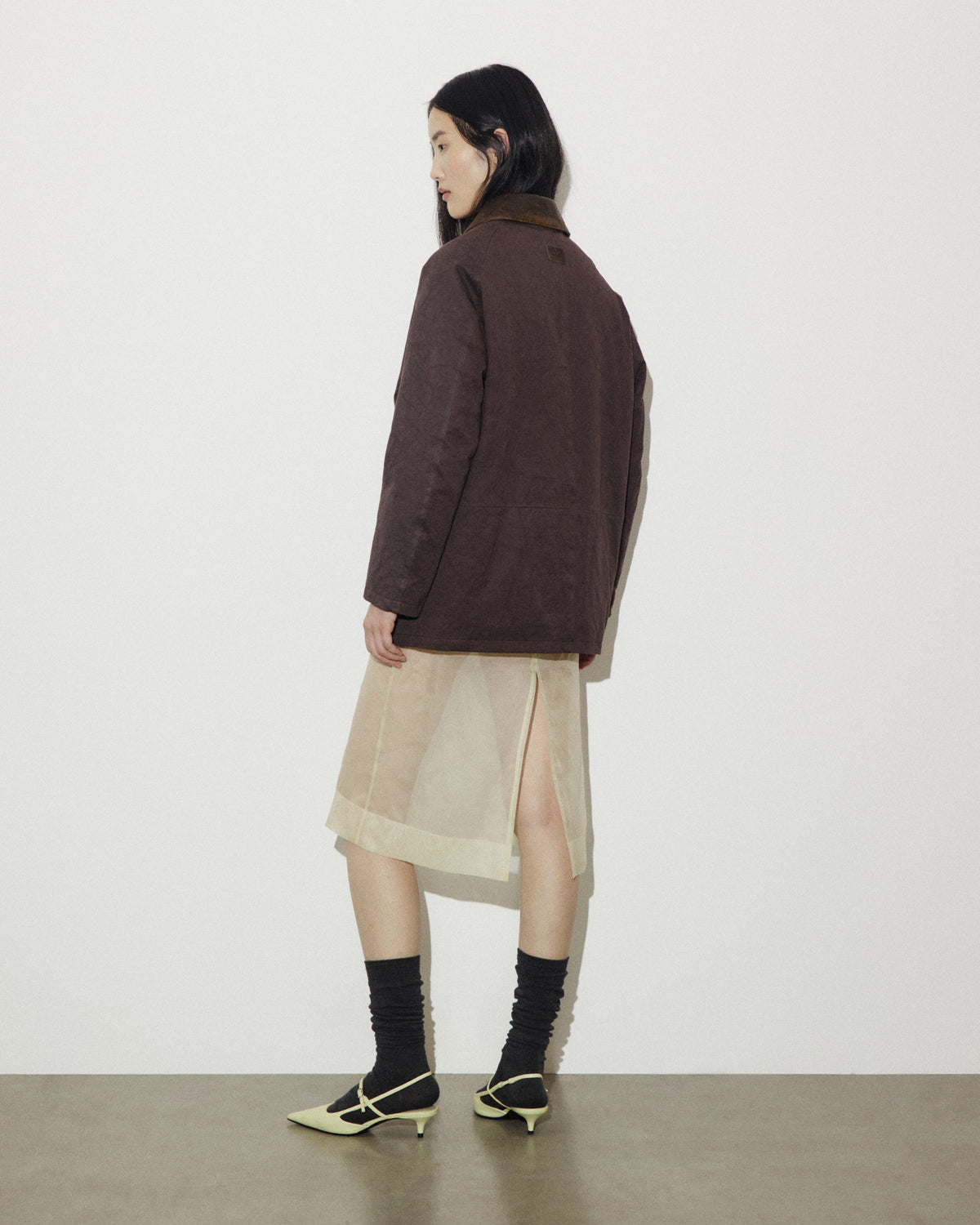 Hunter jacket in twill di cotone in twill di cotone con collo in nappa crackle, imbottita. Marrone - Fondente