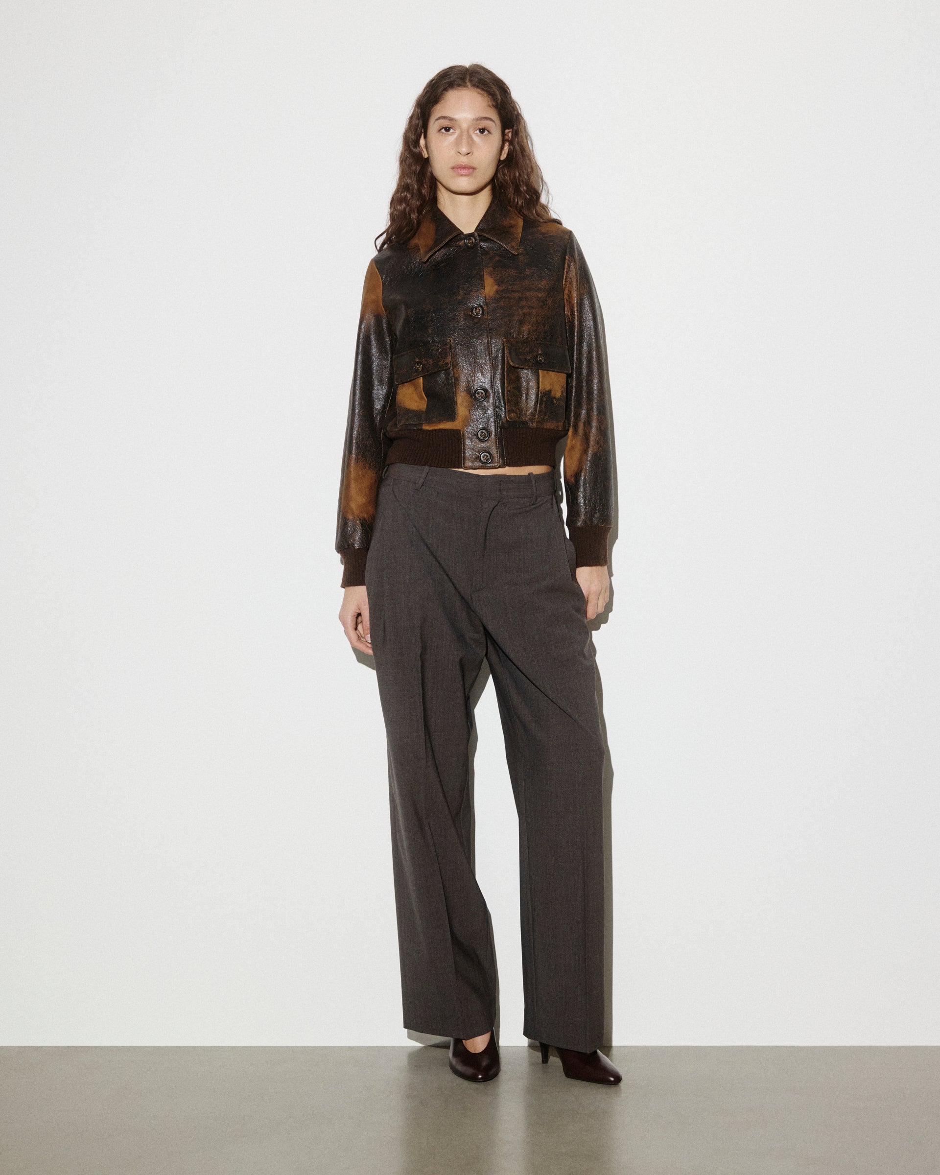 Giubbotto Valstarino cropped in nappa craquelé effetto vintage, foderato. Marrone - Moro