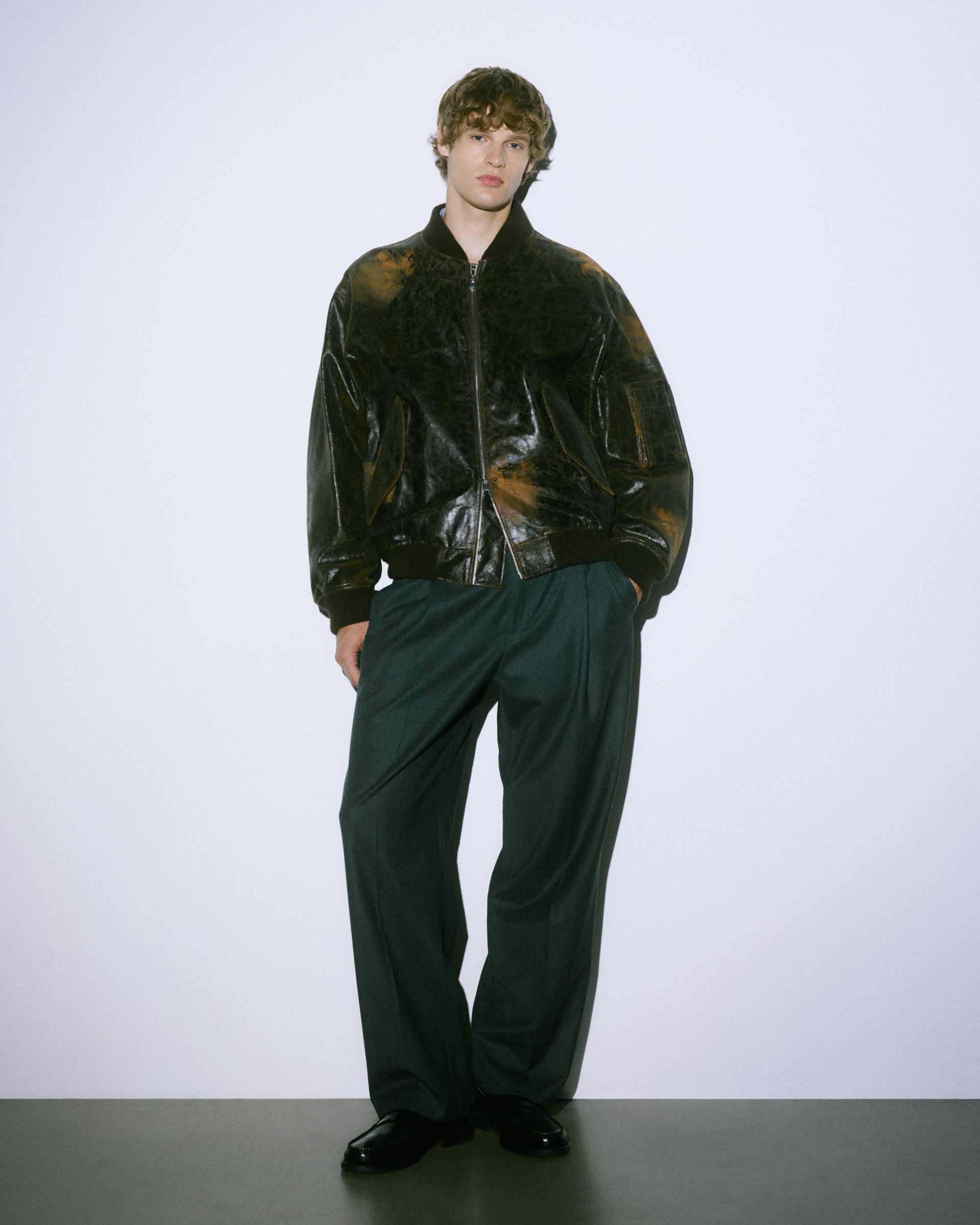 Bomber jacket in craquelè-effect nappa leather, lined. Brown - Moro