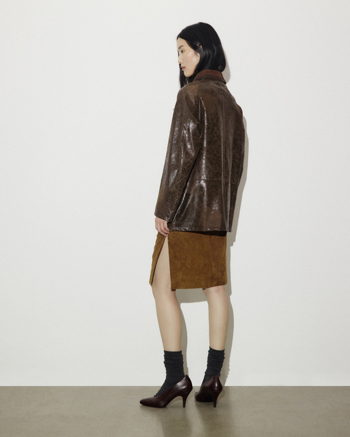 Giubbotto in nappa crackle effetto vintage con collo in heavy suede, foderato. Marrone - Brown