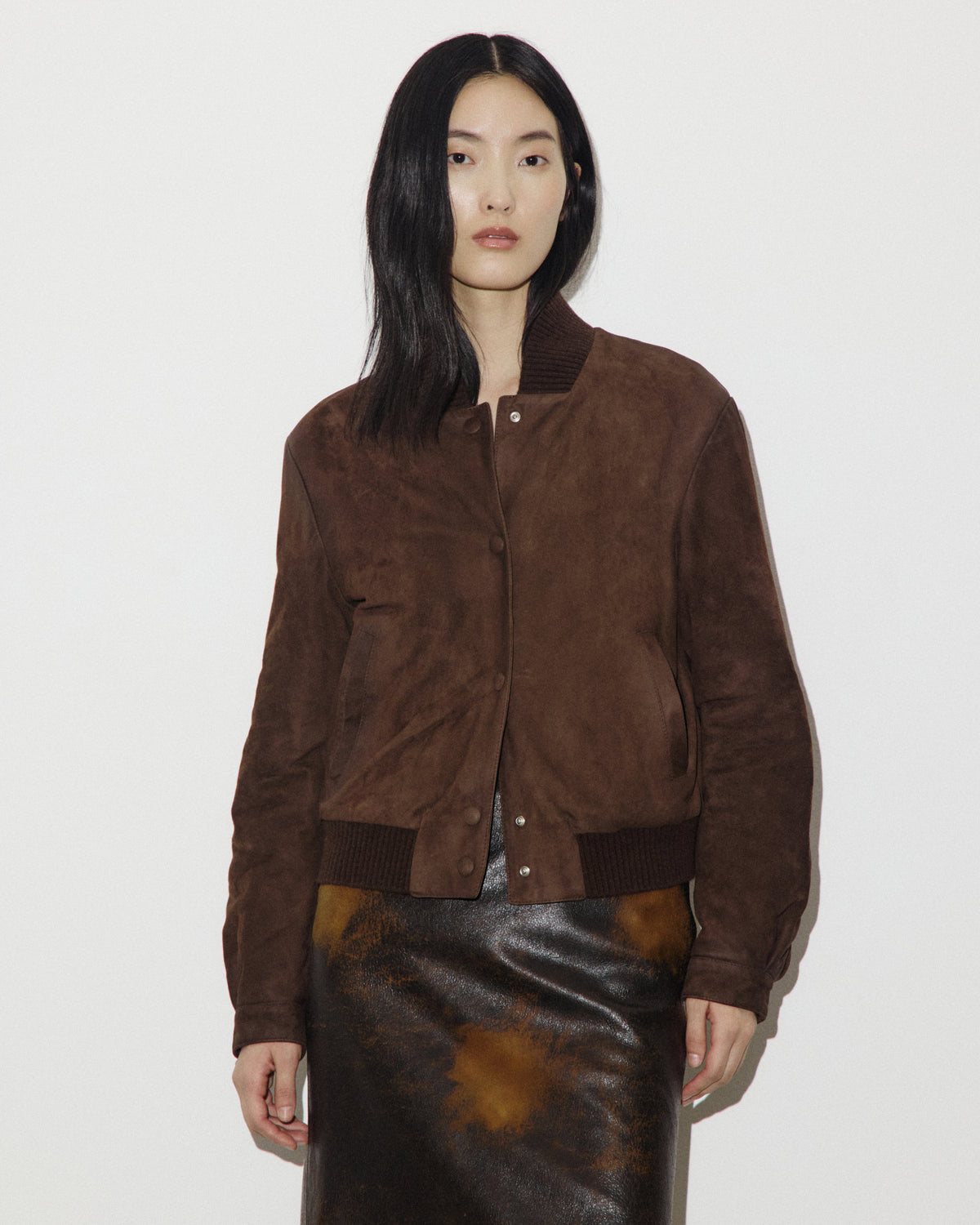 Giubbotto bomber cropped in light suede effetto vintage, imbottito. Marrone - Brown