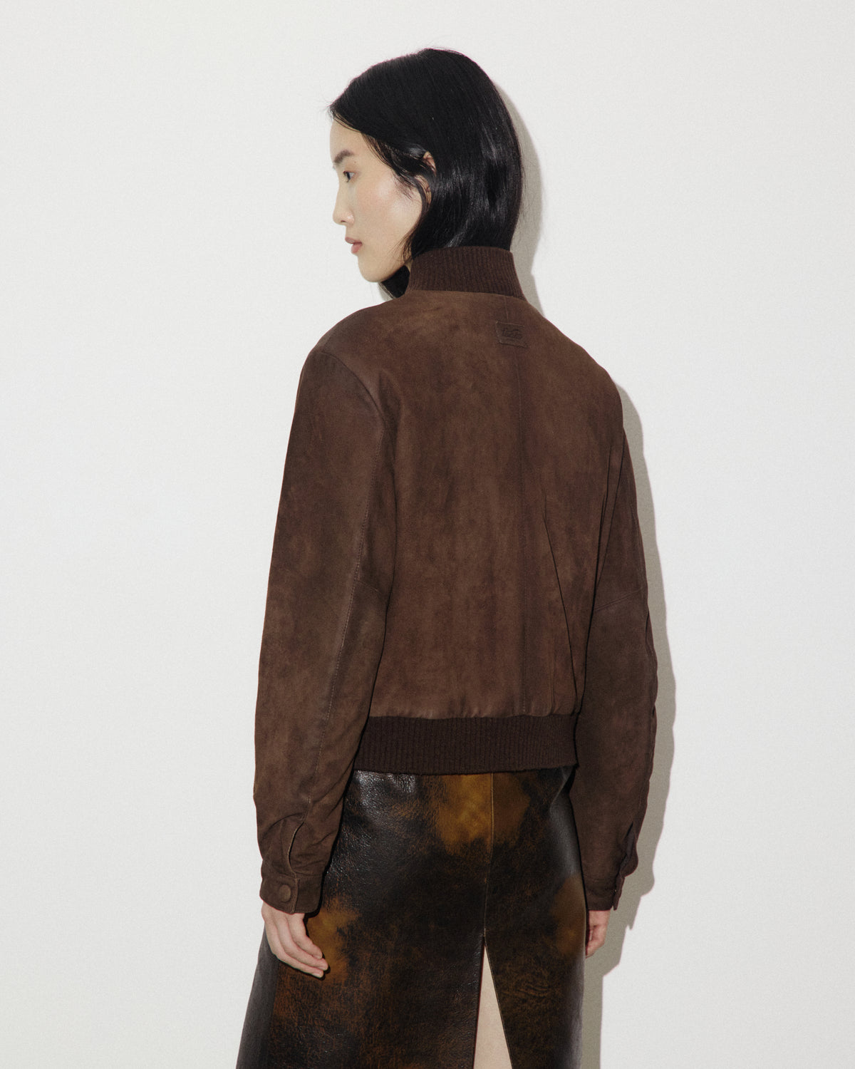 Giubbotto bomber cropped in light suede effetto vintage, imbottito. Marrone - Brown