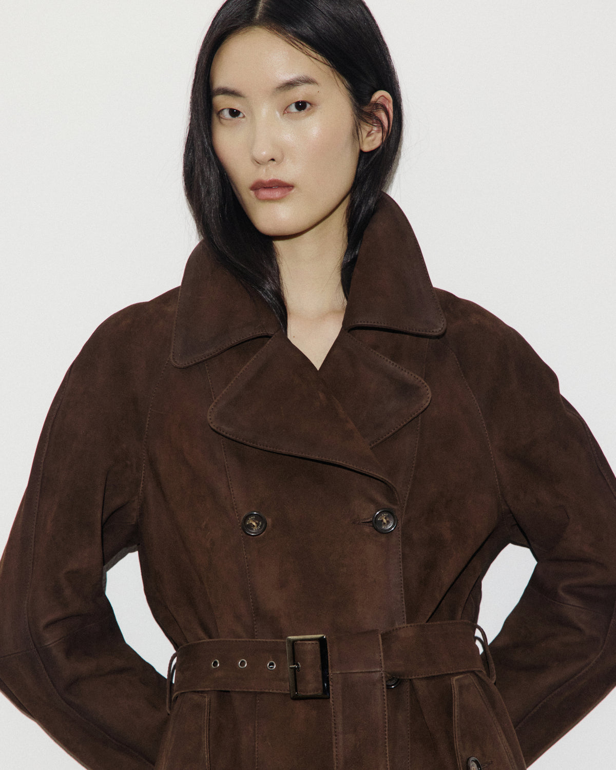 Trench doppio petto con cintura in heavy suede effetto vintage, foderato. Marrone - Brown