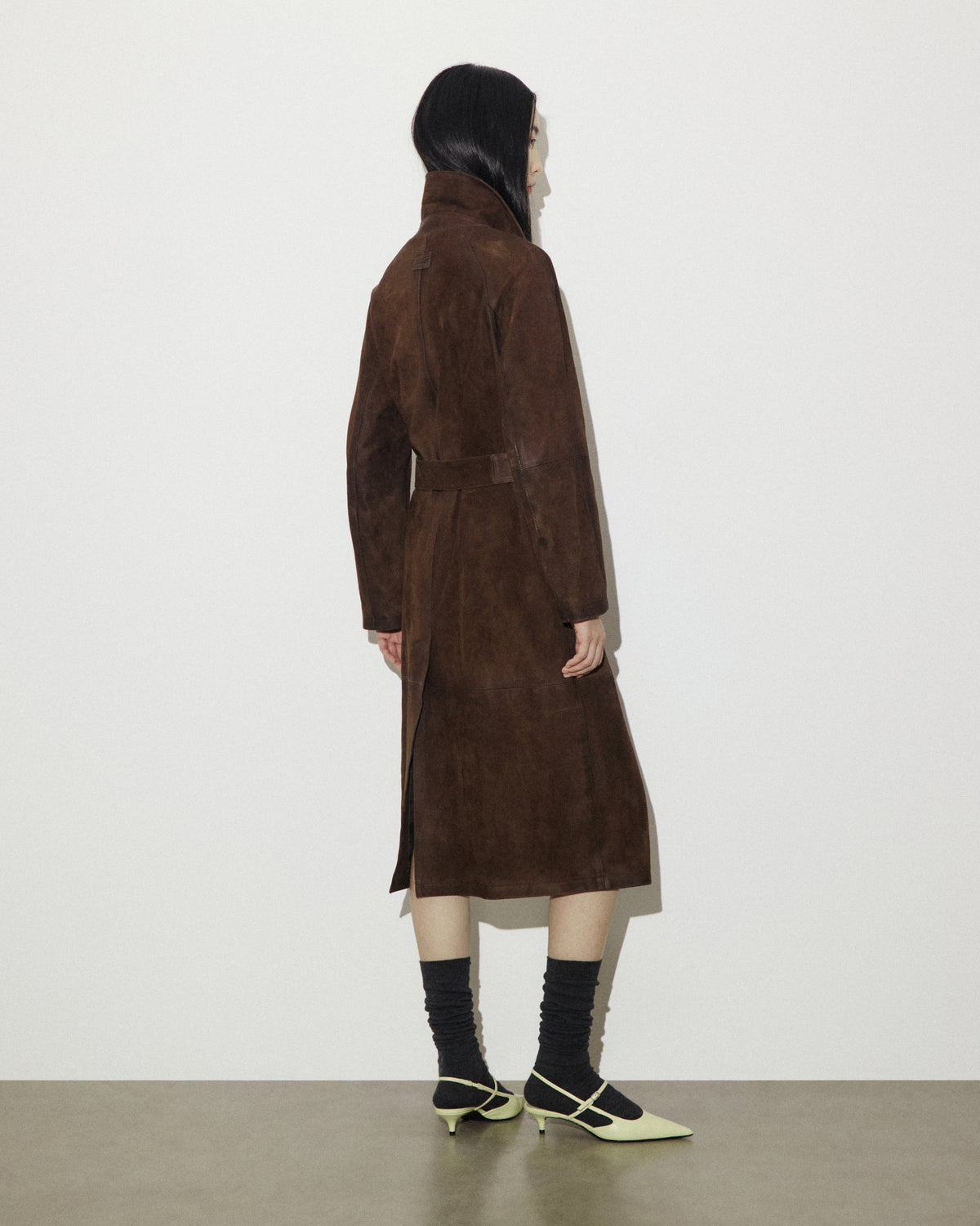 Trench doppio petto con cintura in heavy suede effetto vintage, foderato. Marrone - Brown