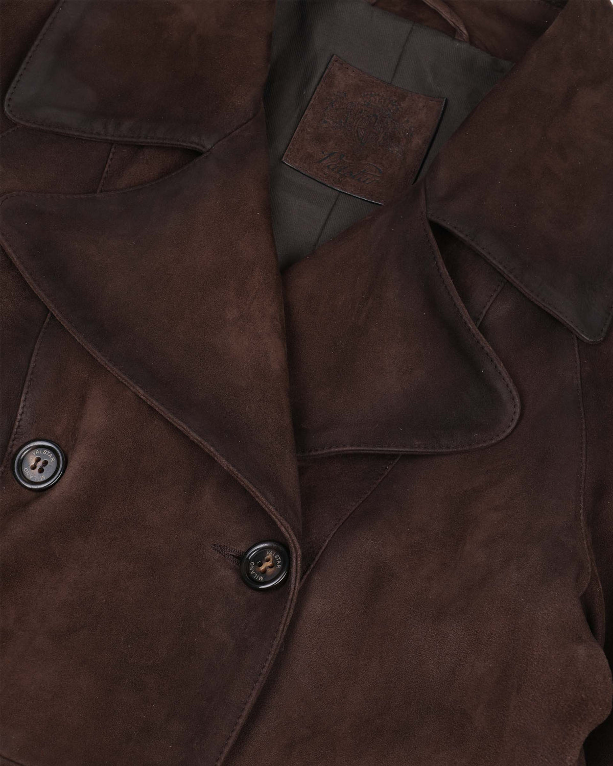 Trench doppio petto con cintura in heavy suede effetto vintage, foderato. Marrone - Brown
