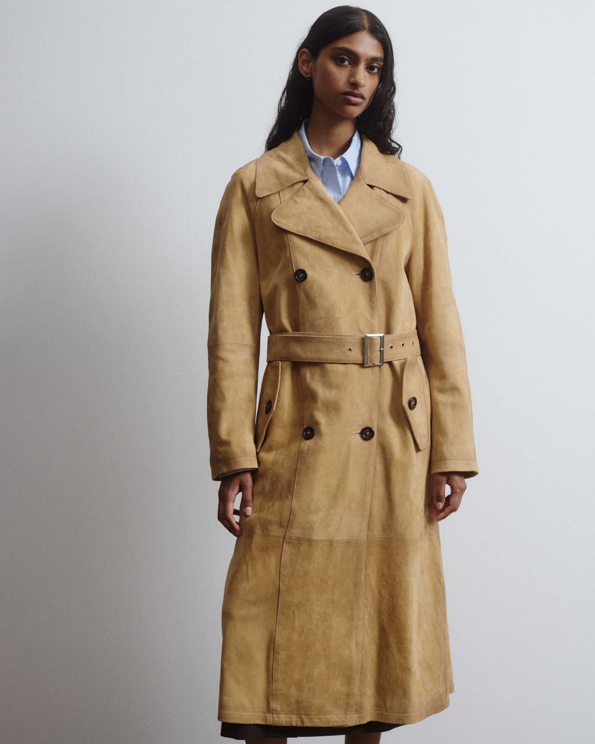 Double-breasted trench coat in vintage heavy suede, lined. Beige - San