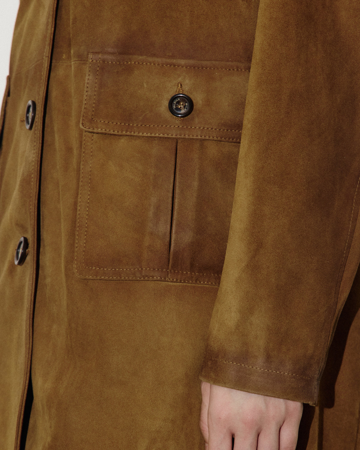 Trench in light suede effetto vintage, foderato. Marrone - Tabacco