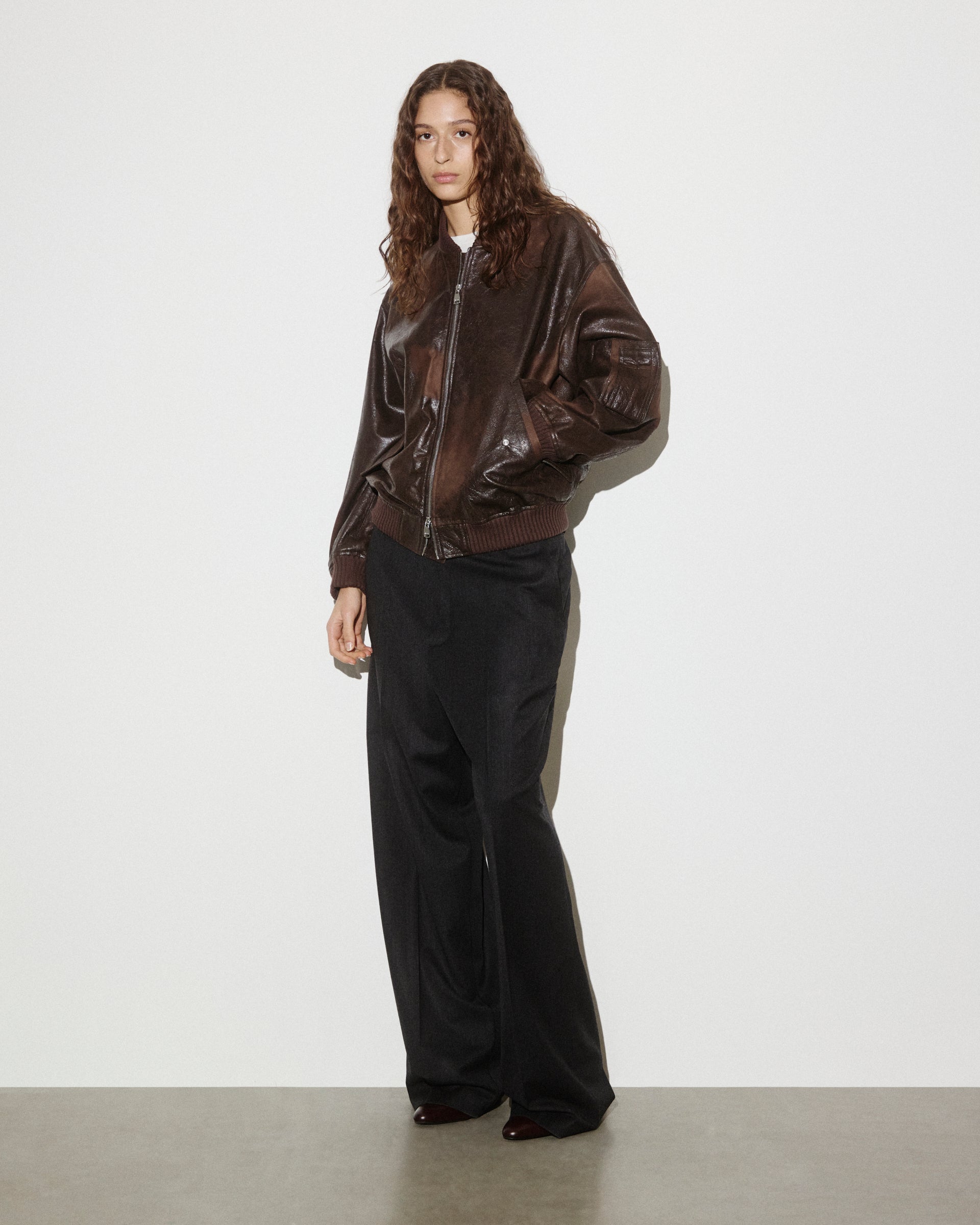 Giubbotto bomber oversize in nappa crackle effetto vintage, foderato. Marrone - Brown