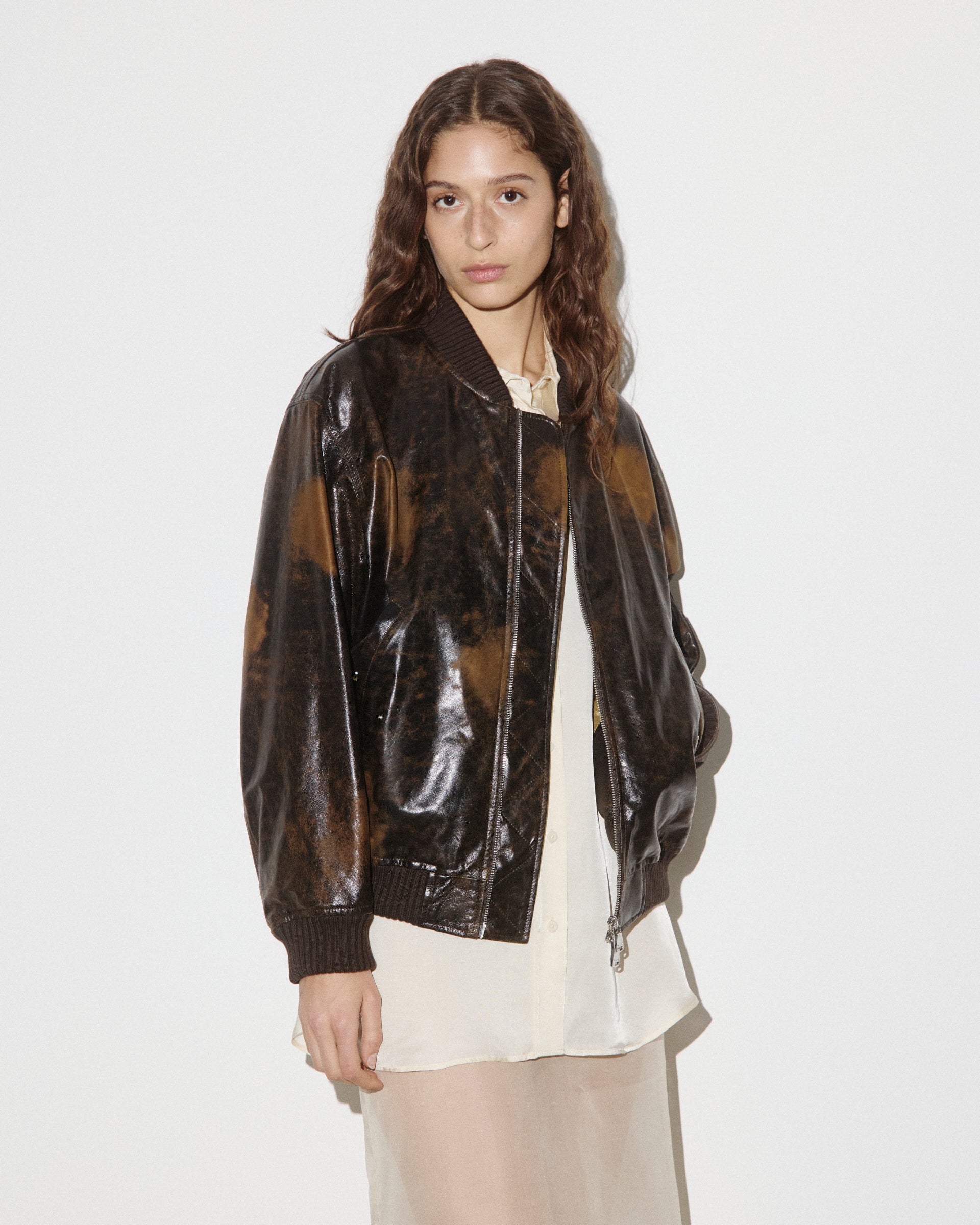 UNISEX- BOMBER CON ZIP IN NAPPA CRACK, BORDI COLLO, FONDO E POLSI IN MAGLIA, FODERATO - Moro