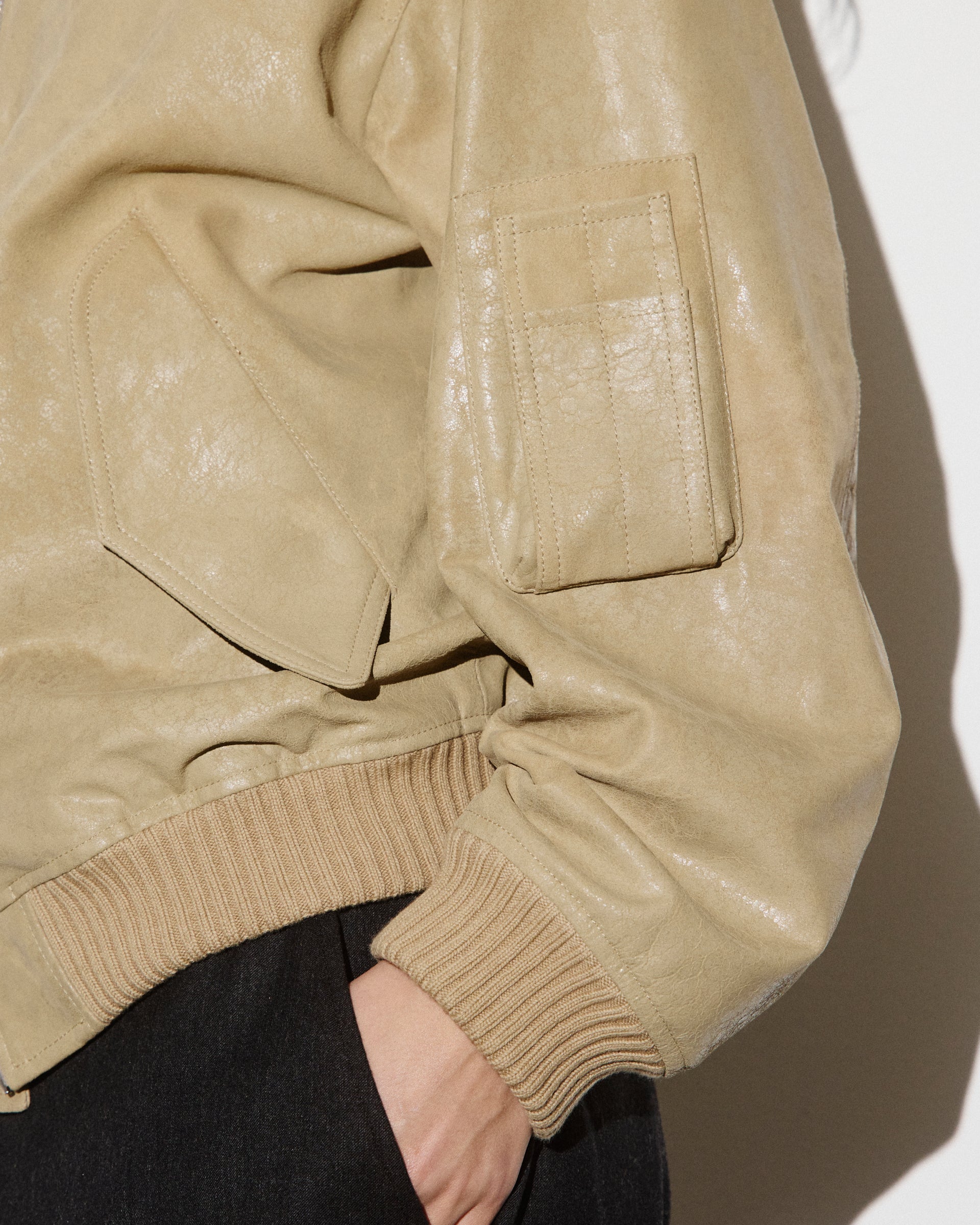 Giubbotto bomber oversize in nappa crackle effetto vintage, foderato. Beige - Sabbia