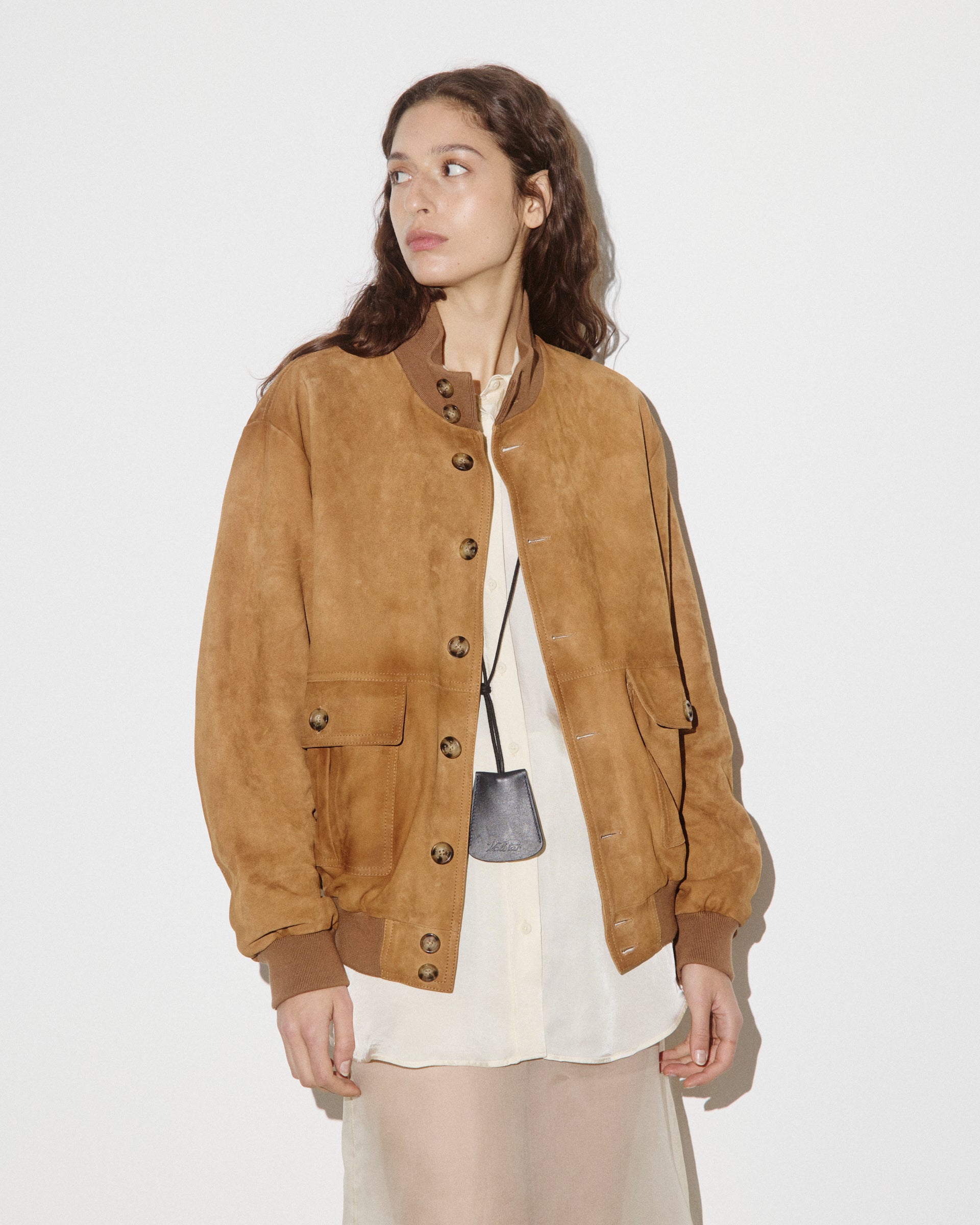 UNISEX- GIUBBOTTO VALSTARINO COLLO ALTO CON BOTTONI E TASCHE APPLICATE IN LIGHT SUEDE VINTAGE FODERATO, COLLO POLSI E FONDO SMACCHINATI IN COTONE - Avana