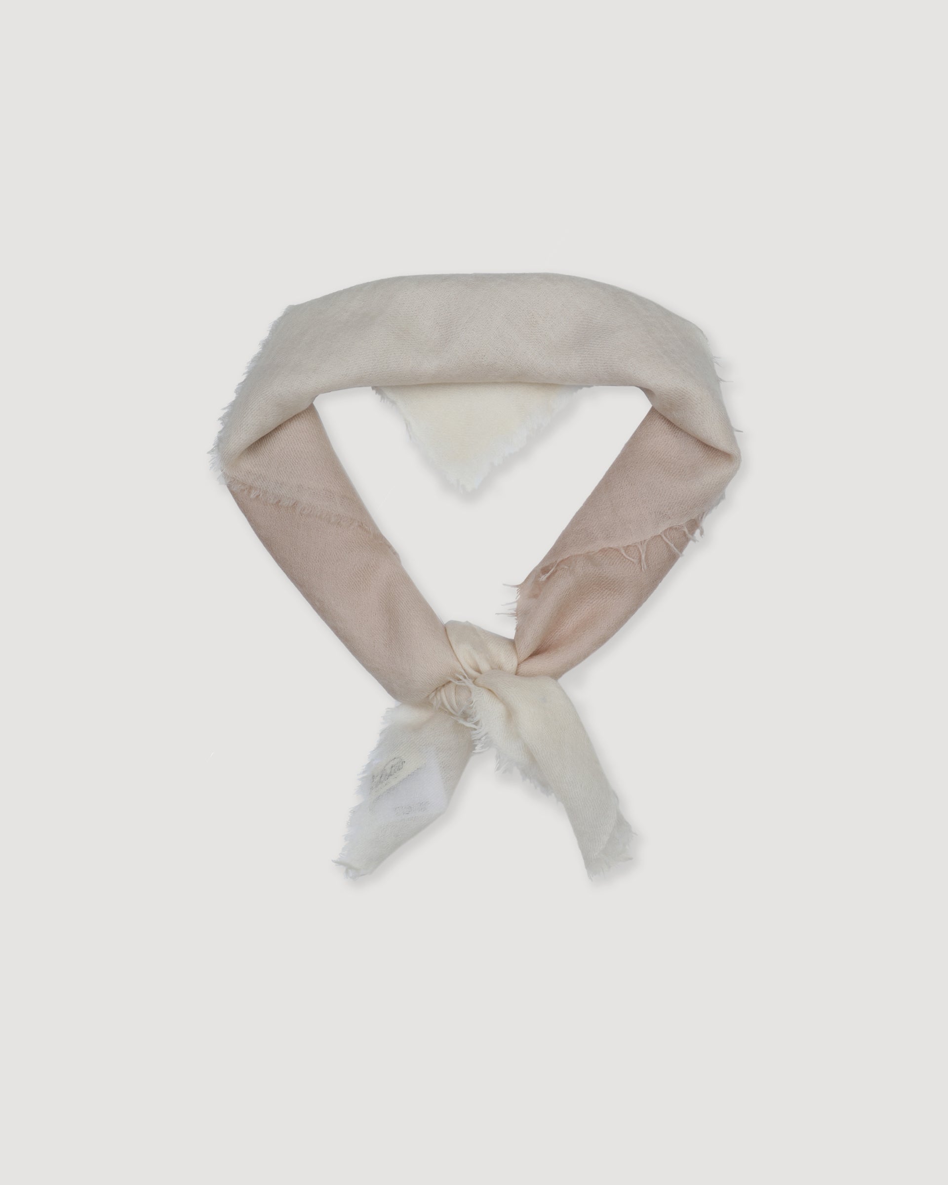 UNISEX-BANDANA TINTA UNITA CON FRANGE IN CASHMERE, TINTURA SFUMATA MANUALE - Ecru'