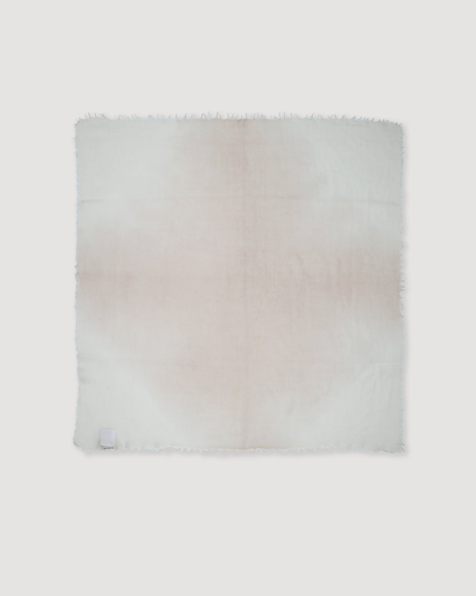 UNISEX-BANDANA TINTA UNITA CON FRANGE IN CASHMERE, TINTURA SFUMATA MANUALE - Ecru'