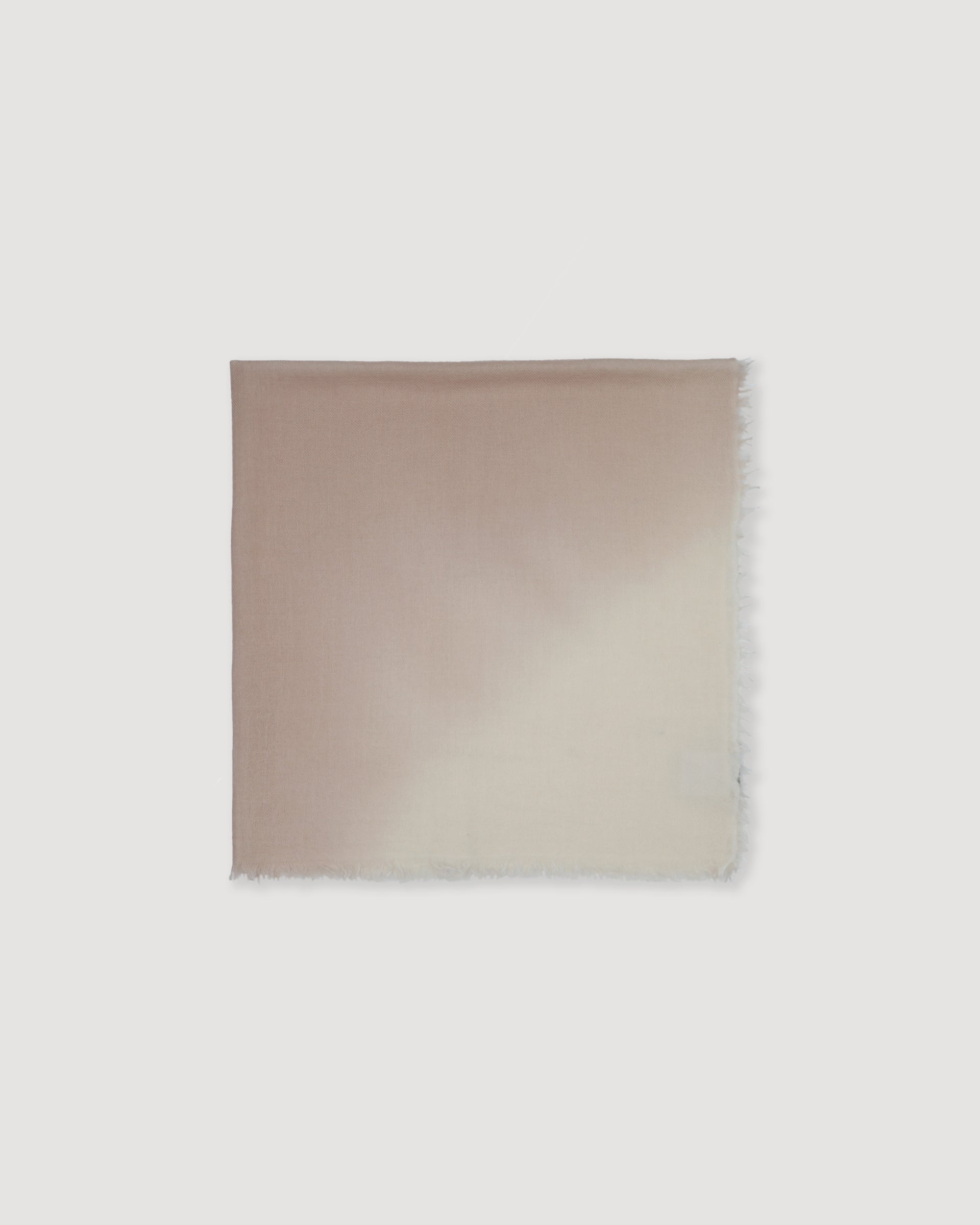 UNISEX-BANDANA TINTA UNITA CON FRANGE IN CASHMERE, TINTURA SFUMATA MANUALE - Ecru'